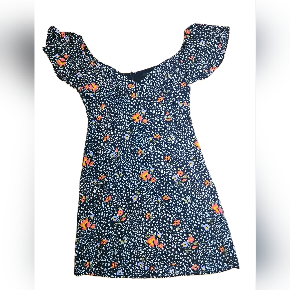 Small Forever 21 Black and Floral Ruffled Sleeved Dress - Picture 3 of 5